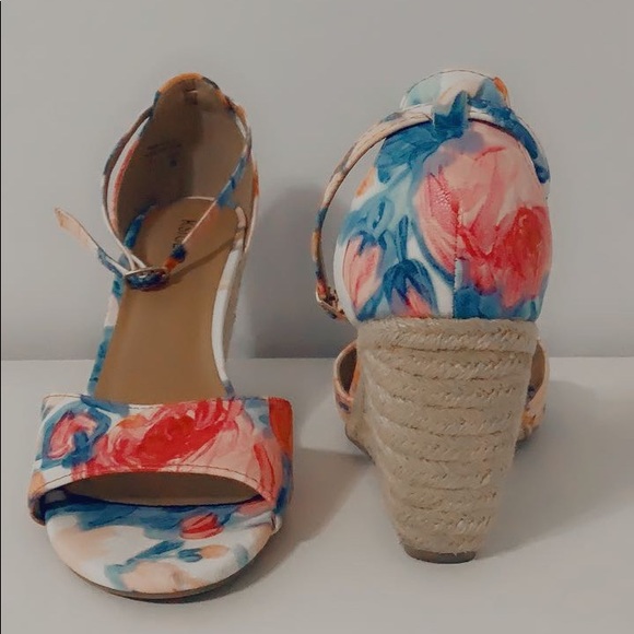 Shoe 👠 - Picture 2 of 2